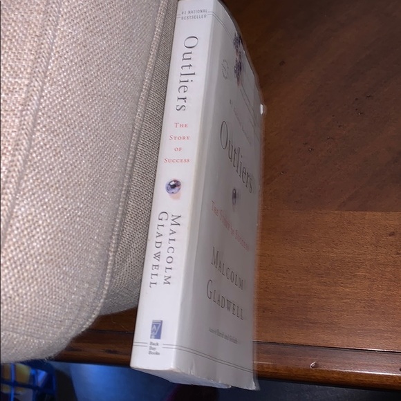 Outliers The story of success by Malcom Gladwell - Picture 3 of 4